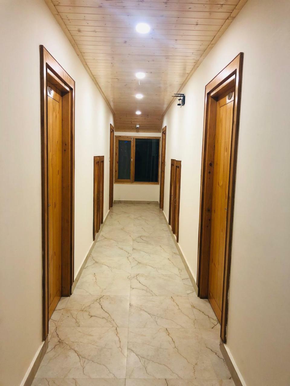Hotel Pashmina Manāli Exterior foto